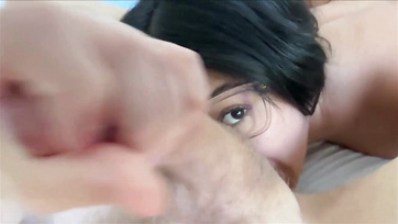 Nem tudom hogy került a mostohahúgocskám kívánós barinője az ágyamba, de akkor már megkeféltem Thumb